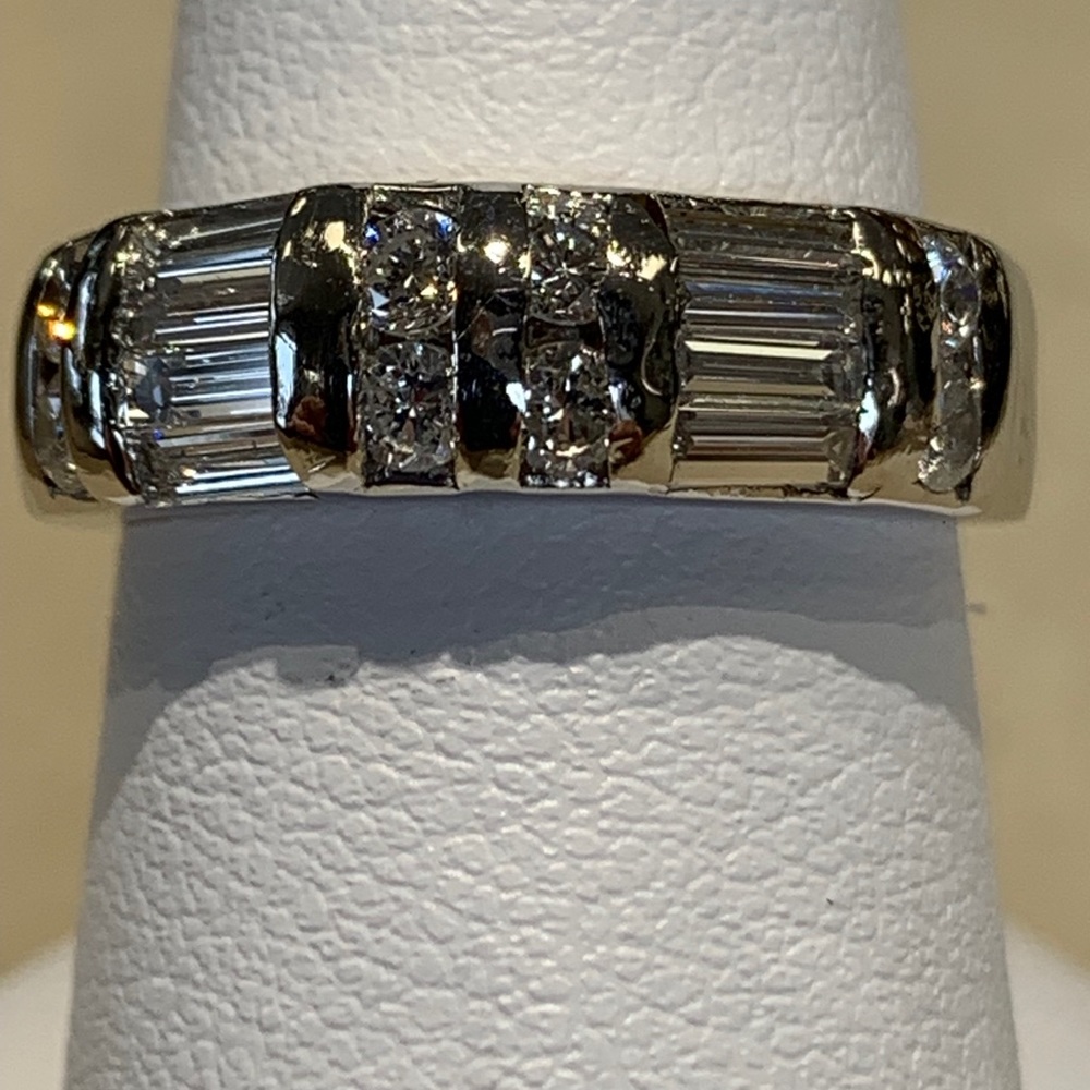 Ladies Platinum 1cttw Diamond Ring